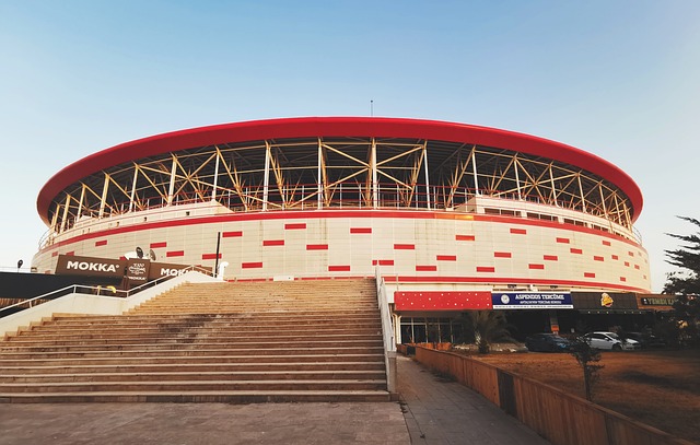 时政Vlog丨尔滨来“且（qiě）”了 特色非遗伴手礼请查收.